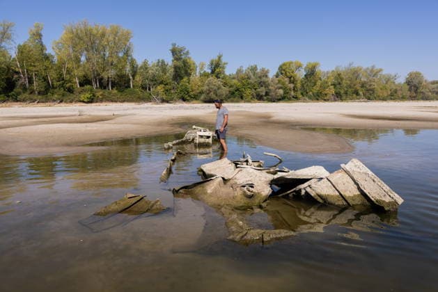 Batina 010826. Historically low water level of the Danube has revealed the remains of old cars, ships and weapons in its riverbed. Photo: Marin Franov CROPIX Copyright: xxMarinxFranovx batina_vodostaj38-010826