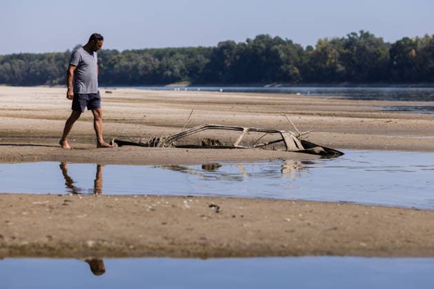 Batina 010826. Historically low water level of the Danube has revealed the remains of old cars, ships and weapons in its riverbed. Photo: Marin Franov CROPIX Copyright: xxMarinxFranovx batina_vodostaj47-010826