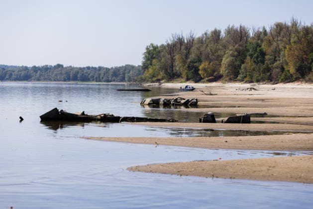Batina 010826. Historically low water level of the Danube has revealed the remains of old cars, ships and weapons in its riverbed. Photo: Marin Franov CROPIX Copyright: xxMarinxFranovx batina_vodostaj53-010826