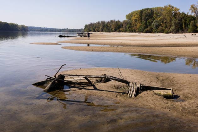 Batina 010826. Historically low water level of the Danube has revealed the remains of old cars, ships and weapons in its riverbed. Photo: Marin Franov CROPIX Copyright: xxMarinxFranovx batina_vodostaj55-010826