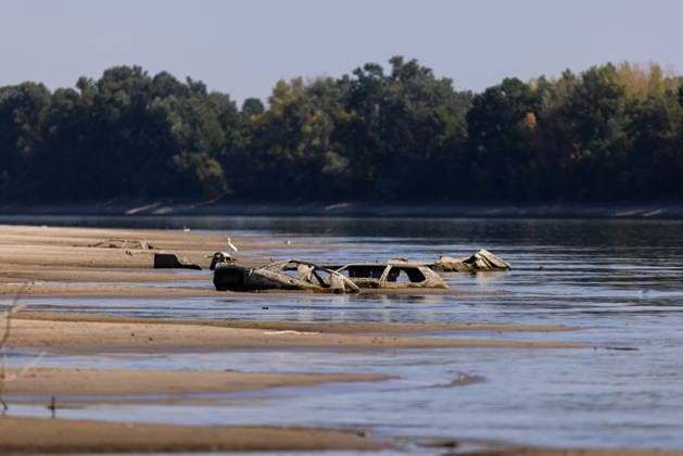Batina 010826. Historically low water level of the Danube has revealed the remains of old cars, ships and weapons in its riverbed. Photo: Marin Franov CROPIX Copyright: xxMarinxFranovx batina_vodostaj8-010826