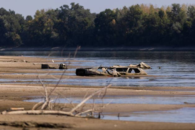 Batina 010826. Historically low water level of the Danube has revealed the remains of old cars, ships and weapons in its riverbed. Photo: Marin Franov CROPIX Copyright: xxMarinxFranovx batina_vodostaj9-010826