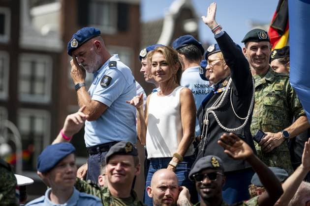 AMSTERDAM - The Ministry of Defence with Minister of Defence Dilan YeÅüilgöz-Zegerius during the Canal Parade. The boat parade is traditionally part of the Pride celebrations in the capital. SEM VAN DER WAL ANP netherlands out - belgium out  Copyright: xx x564685285x originalFilename: 564685285.jpg