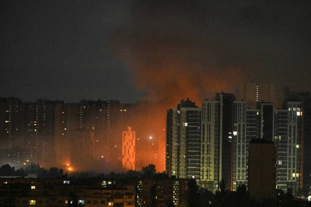 Russian troops strike Kyiv with ballistic missiles again A fire caused by an overnight Russian missile attack rages between apartment blocks in the Darnytskyi district of Kyiv, Ukraine, August 1, 2026., Credit:EVGEN_KOTENKO Ukrinform Avalon Ukraine, Kyiv  Copyright: xEVGEN_KOTENKOx xUkrinformx xAvalonx 1120085968