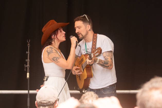 Katacombs in concert at Cambridge Folk Festival at Cherry Hinton Hall Park in Cambridge, UK on 01 August 2026 Katacombs (Katerina Kiranos), Frank Turner performing with Katacombs in concert at Cambridge Folk Festival at Cherry Hinton Hall Park in Cambridge, UK on 01 August 2026, Credit:Stephen Keable Avalon UK, Cambridgeshire, Cambridge, Cherry Hinton Hall Park  Copyright: xStephenxKeablex xAvalonx 1120109695