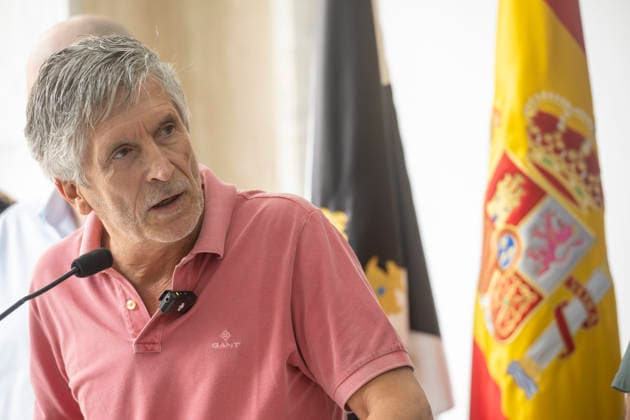 Marlaska Assesses the Migration Crisis in Ceuta Interior Minister Fernando Grande Marlaska speaks to the media at the Government Delegation headquarters on August 1, 2026, in Ceuta, Spain. Marlaska met with the Government Delegate in Ceuta, Miguel Ángel Pérez, and with senior officials from the State Security Forces to assess the evolution of the migration crisis. AUGUST 1, 2026, Ceuta, Spain  Copyright: xMarcosxMorenox 7698261