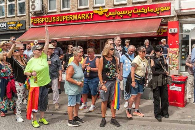 CSD-Demonstration am Steindamm 20260801ad980 20260801ad980 Christopher Street Day Hamburg 2026 CSD Pride Week, Vielfalt, Gleichberechtigung, Regenbogen, Akzeptanz, Toleranz, Menschenrechte, Solidarität, Sichtbarkeit, Community, Liebe, Freiheit, Protest, Aktivismus, Gleichstellung, Inklusion, Stolz, sexuelle Orientierung, Diversität, LGBTQIA+, Zusammenhalt, Unterstützung, Pride-Bewegung, Muslime Hamburg Hamburg Deutschland Germany *** CSD Parade on Steindamm 20260801ad980 20260801ad980 Christopher Street Day Hamburg 2026 CSD Pride Week, Diversity, Equality, Rainbow, Acceptance, Tolerance, Human Rights, Solidarity, Visibility, Community, Love, Freedom, Protest, Activism, Equality, Inclusion, Pride, Sexual Orientation, Diversity, LGBTQIA, Copyright: xAchimxDuwentästerx