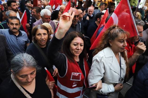 Protest Against Court Ruling in Istanbul ISTANBUL, Türkiye May 24, 2026: Supporters of the Republican People™s Party (CHP) gather in KadÄ±köy to protest a court™s absolute nullity ruling concerning decisions adopted at a CHP party congress and to show support for CHP Chairman Özgür Özel. The ruling temporarily removed the party™s current leadership while ordering the return of former Chairman Kemal KÄ±lÄ±cdaroÄülu and the previous leadership. Istanbul Türkiye Copyright: x xDilaraxAcÄ±kgözx xJNAxPressx