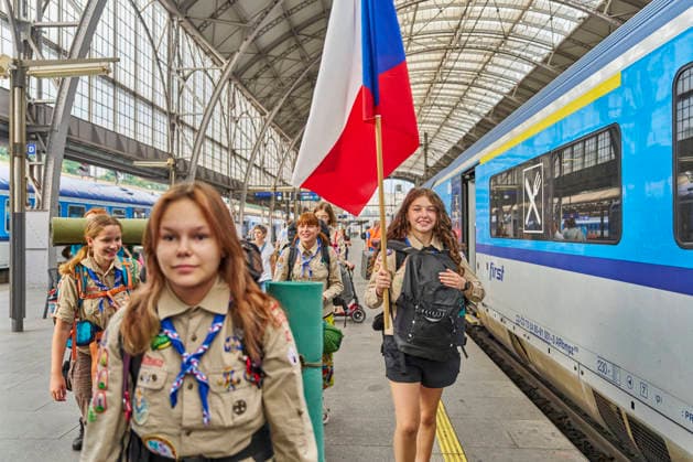 A group of Czech Scouts set out today, on Saturday, August 1st, 2026, on the morning train from the Prague Main Station to Budapest for this year s Central European Jamboree in Hungary, including ten Girl Scouts from Prague-Brevnov who said they would introduce participants from several European countries to some Czech traditions. The girls, who also packed typical Czech snacks into their backpacks, have been going to camps with their troop since their childhood, but for most of them, this is their first international Scouting experience. They are curious about the activities prepared for them by the local Hungarians as well as Scouts from Poland, Slovakia, Romania and other countries, and are looking forward to exchanging scarves, badges a  CTKPhotoP2026080101957