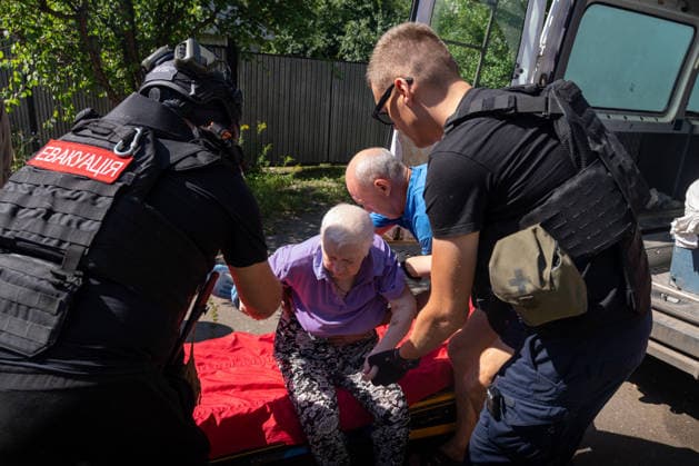 August 1, 2026, Kramatorsk, Donetsk Oblast, Ukraine: Crew members of the East SOS Organisation are carrying out evacuations from the outskirts of Kramatorsk, Donetsk Oblast Kramatorsk Ukraine - ZUMAm350 20260801_zip_m350_009 Copyright: xCameronxJones-Manleyx