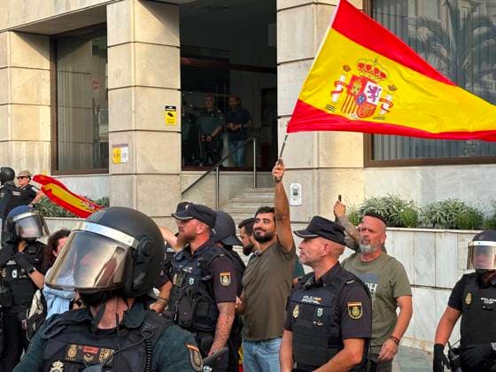 Migrants who crossed into Ceuta are returning to Morocco as businesses close, to regain their strength and cross again. Luis Alvise Pérez, Member of the European Parliament and leader of Se Acabó la Fiesta (SALF), as of August 1, 2026, in Ceuta, Spain. Migrants who managed to swim into Ceuta in recent days are voluntarily returning to the Moroccan side, to the town of Castillejos, due to the widespread closure of stores and businesses in the autonomous city and the difficulty in accessing food and water, with the intention of eating, regaining their strength, and attempting to cross into Spain again. AUGUST 1, 2026 Gabriela Sardá Nún Ceuta Ceuta, Spain  Copyright: xGabrielaxSardaxNunezx 7698637