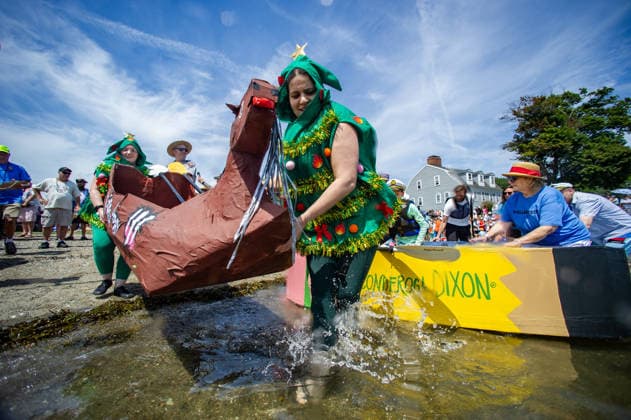 Great Salem Maritime Cardboard Boat Regatta MASSACHUSETTS, UNITED STATES - AUGUST 1: Competitors paddle as fast as they can from the start line during the Great Salem Maritime Cardboard Boat Regatta in Salem, Massachusetts, United States on August 1, 2026. Joseph Prezioso Anadolu Massachusetts United States. Editorial use only. Please get in touch for any other usage.  Copyright: x2026xAnadoluxJosephxPreziosox