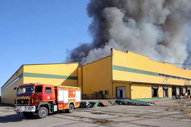 Russia strikes industrial facility in Kyiv region A plume of smoke rises from a fire at a civilian industrial and logistics facility in Vyshneve, Bucha district, Kyiv region, Ukraine, on August 1, 2026. The facility was damaged in an overnight attack. Vyshneve Kyiv region Ukraine  Copyright: xVolodymyrxTarasovx originalFilename: ukrinform-russiast260801_npjqF.jpg