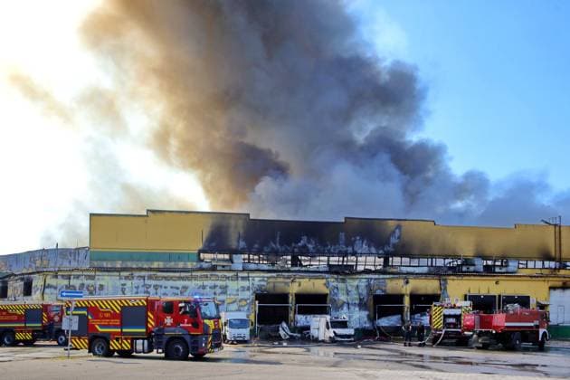 Russia strikes industrial facility in Kyiv region A plume of smoke rises from a fire at a civilian industrial and logistics facility in Vyshneve, Bucha district, Kyiv region, Ukraine, on August 1, 2026. The facility was damaged in an overnight attack. Vyshneve Kyiv region Ukraine  Copyright: xVolodymyrxTarasovx originalFilename: ukrinform-russiast260801_npcho.jpg