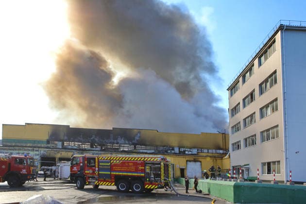 Russia strikes industrial facility in Kyiv region A plume of smoke rises from a fire at a civilian industrial and logistics facility in Vyshneve, Bucha district, Kyiv region, Ukraine, on August 1, 2026. The facility was damaged in an overnight attack. Vyshneve Kyiv region Ukraine  Copyright: xVolodymyrxTarasovx originalFilename: ukrinform-russiast260801_npdve.jpg