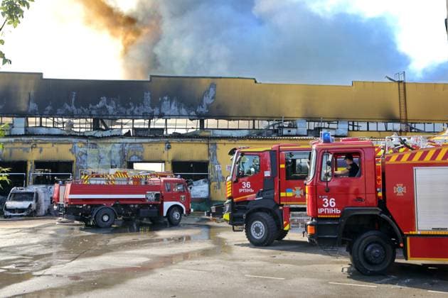 Russia strikes industrial facility in Kyiv region State Emergency Service vehicles are involved in a firefighting effort at a civilian industrial and logistics facility that caught fire as a result of an overnight Russian attack, in Vyshneve, Bucha district, Kyiv region, Ukraine, on August 1, 2026. Vyshneve Kyiv region Ukraine  Copyright: xVolodymyrxTarasovx originalFilename: ukrinform-russiast260801_npoAh.jpg