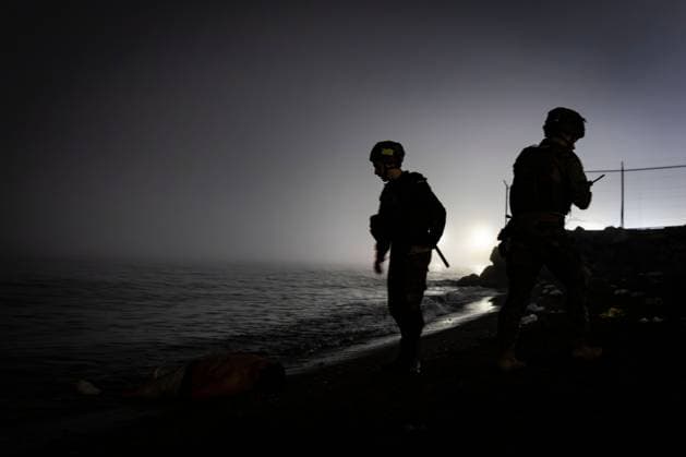 August 1, 2026, Ceuta, Spain: CEUTA, SPAIN - AUGUST 1, 2026: The arrival of migrants across the Tarajal border continues during the early hours of Saturday morning in Ceuta. Authorities maintain security and monitoring devices at the border crossing amid the ongoing influx. Ceuta Spain - ZUMAq101 20260801_zna_q101_054 Copyright: xSamuelxVegax