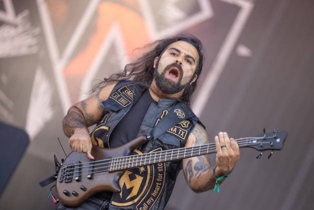 Krönender Abschluss des 35ten Wacken Open Air Der letzte Tag des Wacken Open Air, brachten keinen Regen, sondern einen sommerlichen Abschkuss voller Highlights. Samstag war der Tag der Headliner der Metalszene. Lamb of God, Powerwolf, Airbourne und Arch Enemy waren nur einige dieser sensationellen Höhepunkte des letzten Tages des diesjährigen Wacken Open Air. Die Fans und Metalheads aus aller Welt gaben noch einmal alles, hier Nevermore Wacken Wacken open Air Schleswig Holstein Deutschland _5DL1960 *** The Grand Finale of the 35th Wacken Open Air The final day of the Wacken Open Air brought no rain, but rather a summery finale full of highlights. Saturday was the day of the metal scene’s headliners: Lamb of God, Powerwolf, Airbourne, an