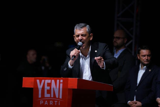 August 1, 2026, Beylikduzu, Istanbul, Turkey: Ozgur Ozel, leader of main opposition New Party, gives a speech during a rally to protest the 500th day of the arrest of Istanbul Mayor Ekrem Imamoglu, in Beylikduzu, Istanbul on August 1, 2026. Beylikduzu Turkey  - ZUMAu194 20260801_zip_u194_006 Copyright: xTolgaxUluturkx