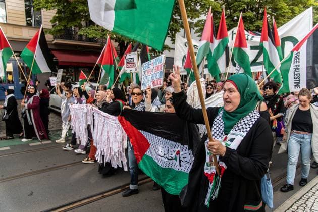 August 1, 2026, Berlin, Germany: BERLIN, Germany Ã¢â‚¬ August 2026: Thousands of people march through the Prenzlauer Berg district of Berlin in solidarity with Palestine and against the ongoing war in Gaza. The demonstration, attended by families, children, and elderly participants, took place under heavy police presence. A counter-demonstration was also held by pro-Zionist groups, with police monitoring both gatherings. Berlin Germany - ZUMAq101 20260801_zna_q101_258 Copyright: xAndro SxTrujillox