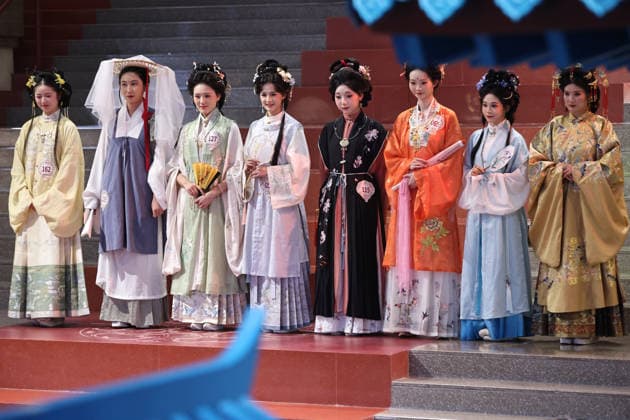 NANJING, CHINA - AUGUST 01: Contestants in traditional costumes walk on the stage during an ancient costume competition on August 1, 2026 in Nanjing, Jiangsu Province of China. The event showcased the beauty of traditional Chinese clothing.  Copyright: xChinaxNewsxServicex 111657690446