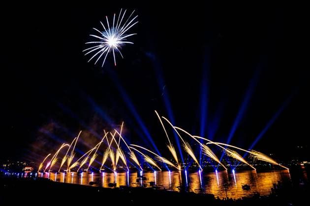 ANNECY LAKE FESTIVAL PHOTOPQR LE DAUPHINE Grégory YETCHMENIZA Annecy August 2, 2026 Annecy, Haute-Savoie, August 1: The lakeside part of the city once again sparkles with the fireworks of the Annecy Lake Festival—a 1-hour-and-10-minute show to appreciate the magic of the setting and the perfect harmony between music, fireworks, drones. Albigny Bay becomes the setting for the largest pyrotechnic display. Grégory Yetchmeniza, Le Dauphiné Libéré, Annecy, Haute-Savoie, August 1 The lakeside city is once again ablaze with the lights of the Lake Festival. A 70-minute show allows spectators to savor the magic of the setting and the perfect harmony between music, fireworks, and drones. Albigny Bay becomes the stage for this spectacular pyrotechnic  Copyright: xPHOTOPQR LExDAUPHINE MAXPPPxGrégoryxYETCHMENIZAx 20260802JDL3327 20260802JDL3327