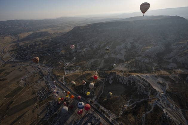 Cappadocia Balloon Festival concludes with colorful scenes NEVSEHIR, TURKIYE - AUGUST 2: A view of balloons during the 7th Cappadocia Balloon Festival concluded with the participation of 30 special-shaped hot air balloons brought from Turkiye and abroad in Nevsehir, Turkiye, on August 2, 2026. As part of the festival, sunrise demonstration flights over Goreme featured heart, owl, parrot, rocket, and globe-shaped balloons, creating colorful scenes above the region s iconic fairy chimneys and attracting the attention of both local and international visitors. Osmancan Gurdogan Anadolu Nevsehir Turkey. Editorial use only. Please get in touch for any other usage.  Copyright: x2026xAnadoluxOsmancanxGurdoganx