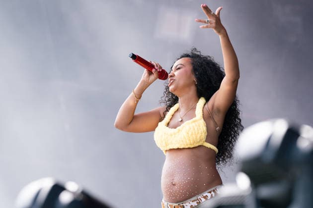 August 1, 2026, Brighton, United Kingdom: Leigh-Anne Pinnock performs during the 2026 Brighton & Hove Pride parade. Brighton United Kingdom - ZUMAs197 20260801_aaa_s197_190 Copyright: xLounisxTiarx