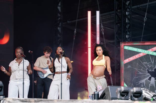 August 1, 2026, Brighton, United Kingdom: Leigh-Anne Pinnock performs during the 2026 Brighton & Hove Pride parade. Brighton United Kingdom - ZUMAs197 20260801_aaa_s197_199 Copyright: xLounisxTiarx