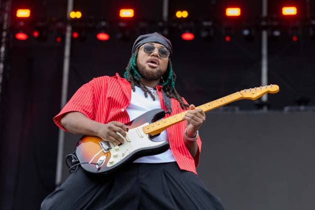 August 1, 2026, Chicago, Illinois, USA: Musician LEON THOMAS during the Lollapalooza Music Festival at Grant Park in Chicago, Illinois Chicago USA  - ZUMAs135 20260801_zap_s135_074 Copyright: xDanielxDeSloverx