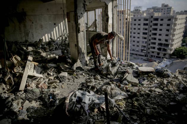 Israeli attacks on Gaza continue despite the ceasefire GAZA CITY, GAZA, PALESTINE - AUGUST 2: Palestinians inspect the rubble of the Abu Latif house hit by an Israeli strike in the port area of Gaza City, Gaza, Palestine on August 02, 2026. It is reported that the attack killed and injured many Palestinians. Saeed M. M. T. Jaras Anadolu Gaza City Gaza. Editorial use only. Please get in touch for any other usage.  Copyright: x2026xAnadoluxSaeedxM.xM.xT.xJarasx