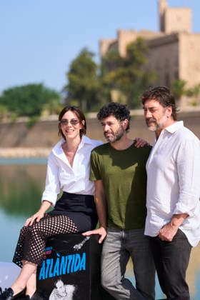 Atlantida Mallorca Film Festival 2026 - Photocall El ser querido Victoria Luengo, Rodrigo Sorogoyen, Javier Bardem attending ‘El ser querido’ Photocall during Atlantida Mallorca Film Festival 2026 at Parc de la Mar in Palma, Spain on August 2, 2026. Photo by ABACAPRESS.COM Palma Balearic Islands Spain  Copyright: xABACAx