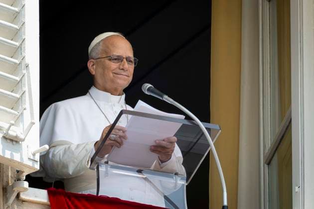 ITALY - POPE LEO XIV ADDRESSES THE CROWD FROM THE WINDOW OF THE APOSTOLIC PALACE OVERLOOKING ST PETER S SQUARE DURING THE RIGINA CAELI PRAYER IN THE VATICAN- 2026 8 2 Italy, Rome, Vatican, 2026 8 2.Pope Leo XIV addresses the crowd from the window of the apostolic palace overlooking St. Peter s square during the Regina Caeli prayer in The Vatican EDITORIAL USE ONLY - NO BOOKS Copyright: xVATICANxMEDIAx