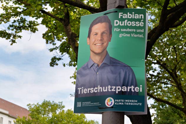 Berlin,02.08.2026,Wahlplakat der Partei Tierschutzpartei Fabian DufossÃ zur Wahl zum 20.Abgeordnetenhaus von Berlin am 20.09.2026. *** Berlin, August 2, 2026; Election poster for the Animal Welfare Party’s candidate Fabian Dufossà in the election for the 20th Berlin House of Representatives on September 20, 2026