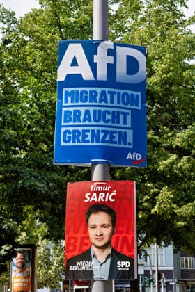 Berlin,02.08.2026,Wahlplakat der Partei AfD sowie SPD Timur SariÄ‡zur Wahl zum 20.Abgeordnetenhaus von Berlin am 20.09.2026. *** Berlin, August 2, 2026: Election posters for the AfD and SPD parties, featuring Timur Saric, for the election to the 20th Berlin House of Representatives on September 20, 2026
