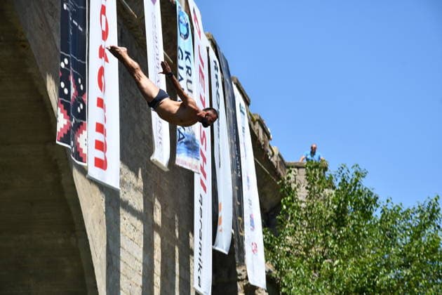 76th Shvan Bridge Diving Competition takes place in Gjakova GJAKOVA, KOSOVO - AUGUST 2: The 76th Traditional Shvan Bridge Diving Competition held in the city of Gjakova in southwestern Kosovo, on August 2, 2026. Divers competed by jumping from the historic Shvan Bridge into the river below as part of the annual event, which attracts participants and spectators and continues to preserve the region s long-standing cultural tradition. Eren Beksac Anadolu Gjakova Kosovo. Editorial use only. Please get in touch for any other usage.  Copyright: x2026xAnadoluxErenxBeksacx