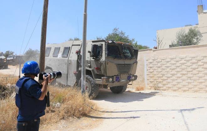 Israeli forces surround residential building during operation near Nablus Israeli military vehicles surround a residential building during a military operation in the city of Nablus and the village of Salem in the occupied West Bank on August 2, 2026. During the operation, Israeli forces raided the village of Salem, east of Nablus, and arrested a Palestinian man in his twenties. Photo by Mohammed Nasser apaimages Nablus West Bank Palestinian Territory 020826_Nablus_MN_00(6) Copyright: xapaimagesxMohammedxNasserx xapaimagesx