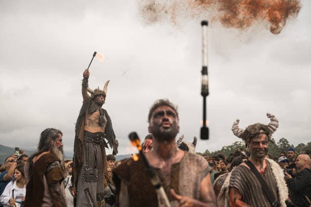 Landing Ceremony of the 66th Viking Pilgrimage in Catoira, Pontevedra: Several people during the Viking Landing Ceremony of the 66th Viking Pilgrimage in Catoira, on August 2, 2026, in Catoira, Pontevedra, Galicia, Spain. The Viking Landing festival in Catoira, also known as the Viking Pilgrimage, is one of Galicia’s most unique and renowned celebrations, designated as an Event of International Tourist Interest. Its history and significance stem from Catoira’s strategic location at the mouth of the Ulla River, near the Torres del Oeste, a fortress built between the 9th and 13th centuries to defend access to the heart of Galicia and, in particular, to Santiago de Compostela, against attacks by Vikings, Norman pirates, and Saracens. AUGUST 2  Copyright: xElenaxFernandezx 7699334