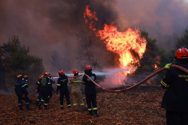 Firefighters battle wildfire in Greece s Viotia VIOTIA, GREEE - AUGUST 2: Firefighters battle a wildfire burning near Porto Germeno, 70 kilometres northwest of Athens in the region of Viotia, Greece, on August 2, 2026. Costas Baltas Anadolu Viotia Greece. Editorial use only. Please get in touch for any other usage.  Copyright: x2026xAnadoluxCostasxBaltasx