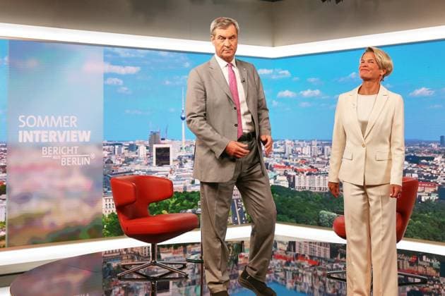 Berlin, Deutschland, 02.08.2026: ARD-Hauptstadtstudio: Sommerinterview: Ministerpräsident von Bayern Markus Söder (CSU) und Anna Engelke *** Berlin, Germany, August 2, 2026 ARD Capital Studio Summer Interview with Bavarian Minister-President Markus Söder (CSU) and Anna Engelke Copyright: xdtsxNachrichtenagenturx dts_129173