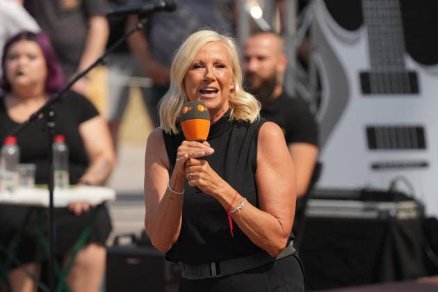 ZDF-Fernsehgarten 2026. Andrea (Kiwi) Kiewel im ZDF Fernsehgarten mit dem Motto Rock im Garten am 02.08.2026 in Mainz. Mainz ZDF Fernsehgarten Rheinland-Pfalz *** ZDF Fernsehgarten 2026: Andrea Kiwi Kiewel on ZDF Fernsehgarten with the theme Rock in the Garden on August 2, 2026, in Mainz, Rhineland-Palatinate, ZDF Fernsehgarten