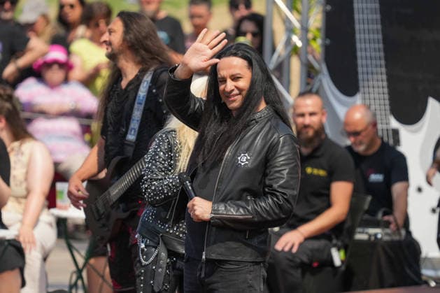 ZDF-Fernsehgarten 2026. Bülent Ceylan im ZDF Fernsehgarten mit dem Motto Rock im Garten am 02.08.2026 in Mainz. Mainz ZDF Fernsehgarten Rheinland-Pfalz *** ZDF Fernsehgarten 2026: Bülent Ceylan at the ZDF Fernsehgarten, themed Rock im Garten, on August 2, 2026, in Mainz, Rhineland-Palatinate, ZDF Fernsehgarten