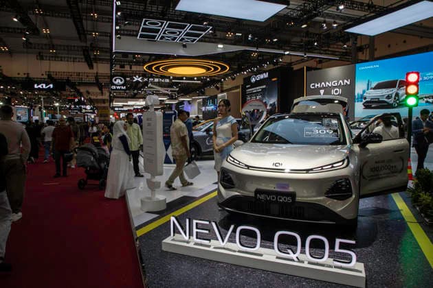 August 2, 2026, South Tangerang, Banten, Indonesia: Automotive enthusiasts and prospective buyers gather at the Gaikindo Indonesia International Auto Show (GIIAS) 2026, held at Indonesia Convention Exhibition (ICE) BSD in Serpong, Banten, Indonesia, on Sunday, August 2, 2026. The annual event showcases the latest advancements in automotive technology, electric vehicles, and new car launches, drawing thousands of visitors from across the region. South Tangerang Indonesia  - ZUMAh128 20260802_zap_h128_004 Copyright: xDonalxHusnix