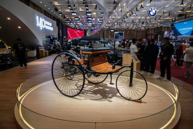 August 2, 2026, South Tangerang, Banten, Indonesia: Automotive enthusiasts and prospective buyers gather at the Gaikindo Indonesia International Auto Show (GIIAS) 2026, held at Indonesia Convention Exhibition (ICE) BSD in Serpong, Banten, Indonesia, on Sunday, August 2, 2026. The annual event showcases the latest advancements in automotive technology, electric vehicles, and new car launches, drawing thousands of visitors from across the region. South Tangerang Indonesia - ZUMAh128 20260802_zap_h128_008 Copyright: xDonalxHusnix