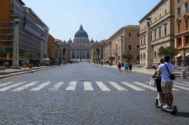 August 2, 2026, Rome, Italy: Via della Conciliazione was almost deserted during the hottest hours on the first day of the fourth heat wave hitting Italy and Rome. Italy is facing the peak of the fourth severe heat wave of the summer, fueled by the persistent African anticyclone and record temperatures in the Mediterranean Sea, which are amplifying water and climate emergencies in the Po Valley and central Italy. Rome Italy - ZUMAv147 20260802_zip_v147_003 Copyright: xMarcelloxValerix