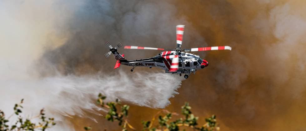 Aircraft Tackling California Wildfires Aircraft have been called to assist in fighting numerous fires throughout California. As fire behavior changes, so does the need for aircraft. Cal-Fire has added some C-130s to its fleet. Coulson Aviation has added CH-47 Chinooks that can carry up to 4,000 gallons of water or retardant. These aircraft have helped knockdown numerous fires and have prevented them from spreading. 31 Aug 2026 Pictured: Cal-Fire Copter 609 working the grade fire.  Copyright: xThexMegaxAgencyxRyanxGrothex xMEGAx
