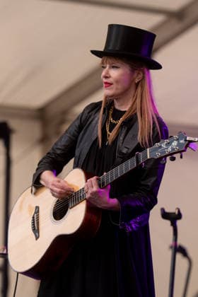Suzanne Vega in concert at Cambridge Folk Festival at Cherry Hinton Hall Park in Cambridge, UK on 02 August 2026 Suzanne Vega performing with Suzanne Vega in concert at Cambridge Folk Festival at Cherry Hinton Hall Park in Cambridge, UK on 02 August 2026, Credit:Stephen Keable Avalon UK, Cambridgeshire, Cambridge, Cherry Hinton Hall Park  Copyright: xStephenxKeablex xAvalonx 1120336382