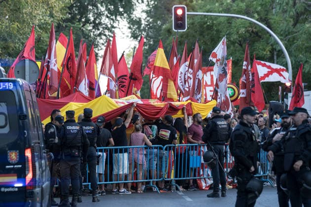 A march organized by the Spanish Civil Society platform outside the Moroccan Embassy in Madrid to protest the events in Ceuta. Dozens of people are demonstrating outside the Moroccan Embassy in Madrid on August 2, 2026, in Madrid, Spain. The protest follows a migration crisis in Ceuta, with tens of thousands of people entering irregularly from Morocco and a death toll of several dozen people who died while attempting to swim across, according to local authorities. AUGUST 2, 2026 PROTEST MIGRATION MIGRANTS SPANISH FLAG NATIONAL POLICE Diego Radamé Madrid Madrid, Spain  Copyright: xDiegoxRadamÃ sx 7699614