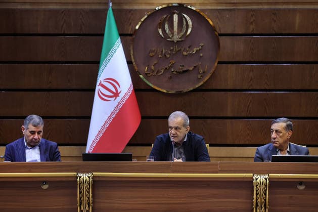 President Masoud Pezeshkian ( C ) speaks during a meeting with Iranian party officials in Tehran, Iran, on August 2, 2026. The Iranian president stressed the need to compel Donald Trump to honor signed commitments. At the same time, Foreign Minister Seyed Abbas Araghchi announced that negotiations with the Omani government have made significant progress and are nearing completion.  IRN2026080208 IranianxPresidency