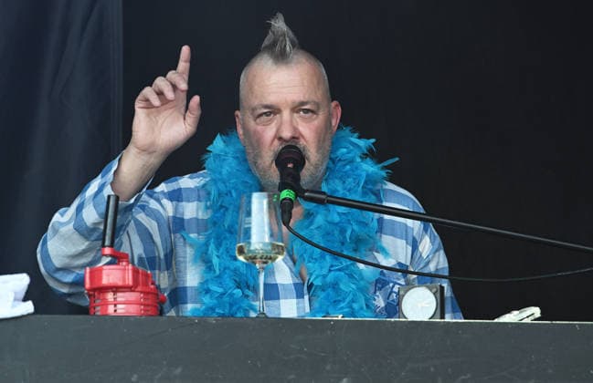 Musikfestival Heimspiel Knyphausen (31. Juli bis 2. August 2026), Konzert der Band >> Fortuna Ehrenfeld << am Sonntag, 2. August 2026. Auftritt der Musikband >> Fortuna Ehrenfeld << beim Festival >> Heimspiel Knyphausen << am 02. August 2026. Zu sehen Martin Bechler (Gesang, Gitarre, Keyboard) am Keyboard. Eltville-Erbach Eltville am Rhein Rheinland-Pfalz Deutschland Weingut Baron von Knyphausen *** Heimspiel Knyphausen Music Festival, July 31–August 2, 2026, Concert by the band Fortuna Ehrenfeld on Sunday, August 2, 2026. Performance by the band Fortuna Ehrenfeld at the Heimspiel Knyphausen Festival on August 2, 2026. Featuring Martin Bechler on vocals, guitar, keyboard; Eltville, Erbach, Eltville am Rhein, Rhineland-Palatinate, Germany;